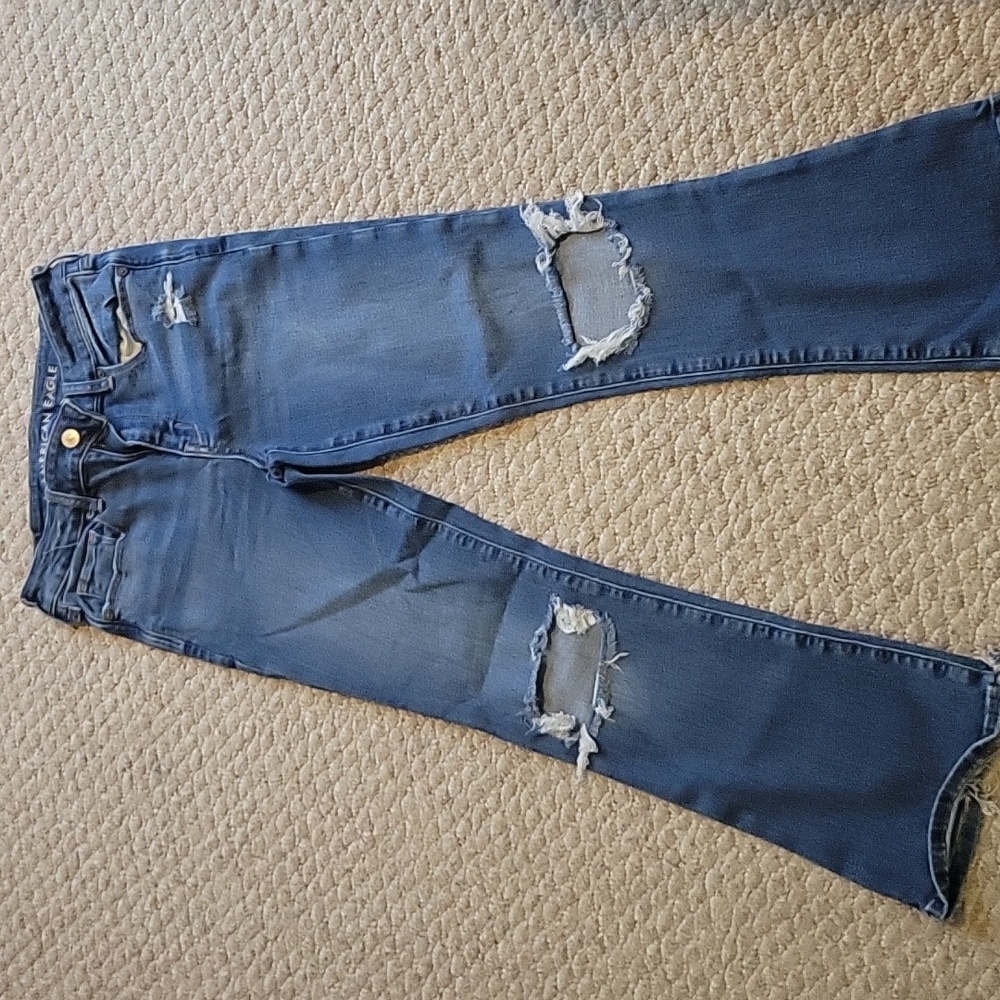 Distressed American eagle hi-rise skinny kick jeans - Picture 2 of 3